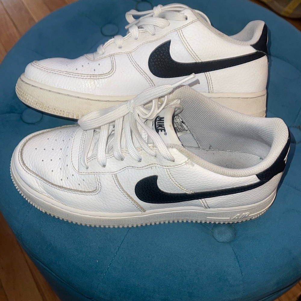Nike White and Black Sneakers